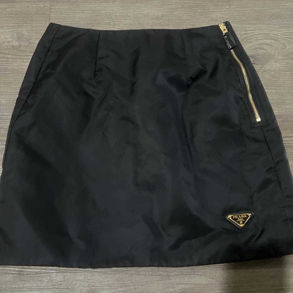 Prada Black Nylon A-Line Skirt with Gold Zip sz 38(6)